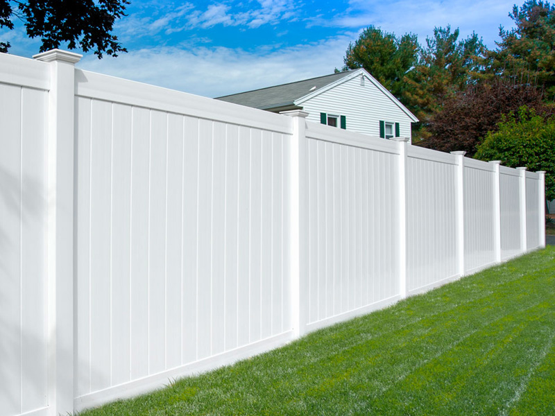 Vinyl Privacy Fencing in Sarasota Florida